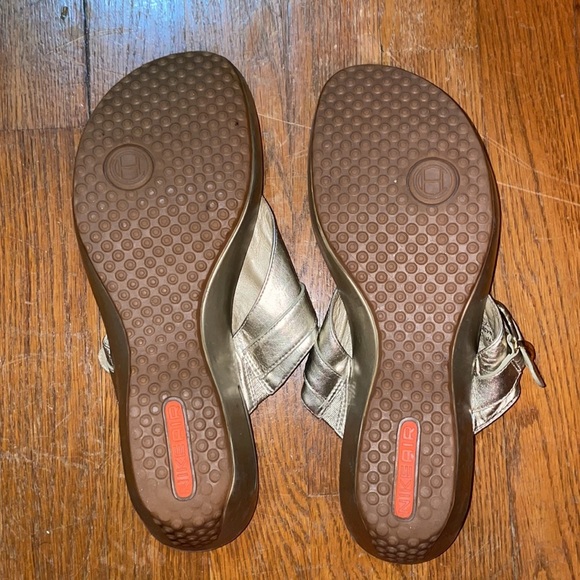 cole haan gold flip flops nike air walking shoe travel comfortable leather cute - Picture 7 of 7
